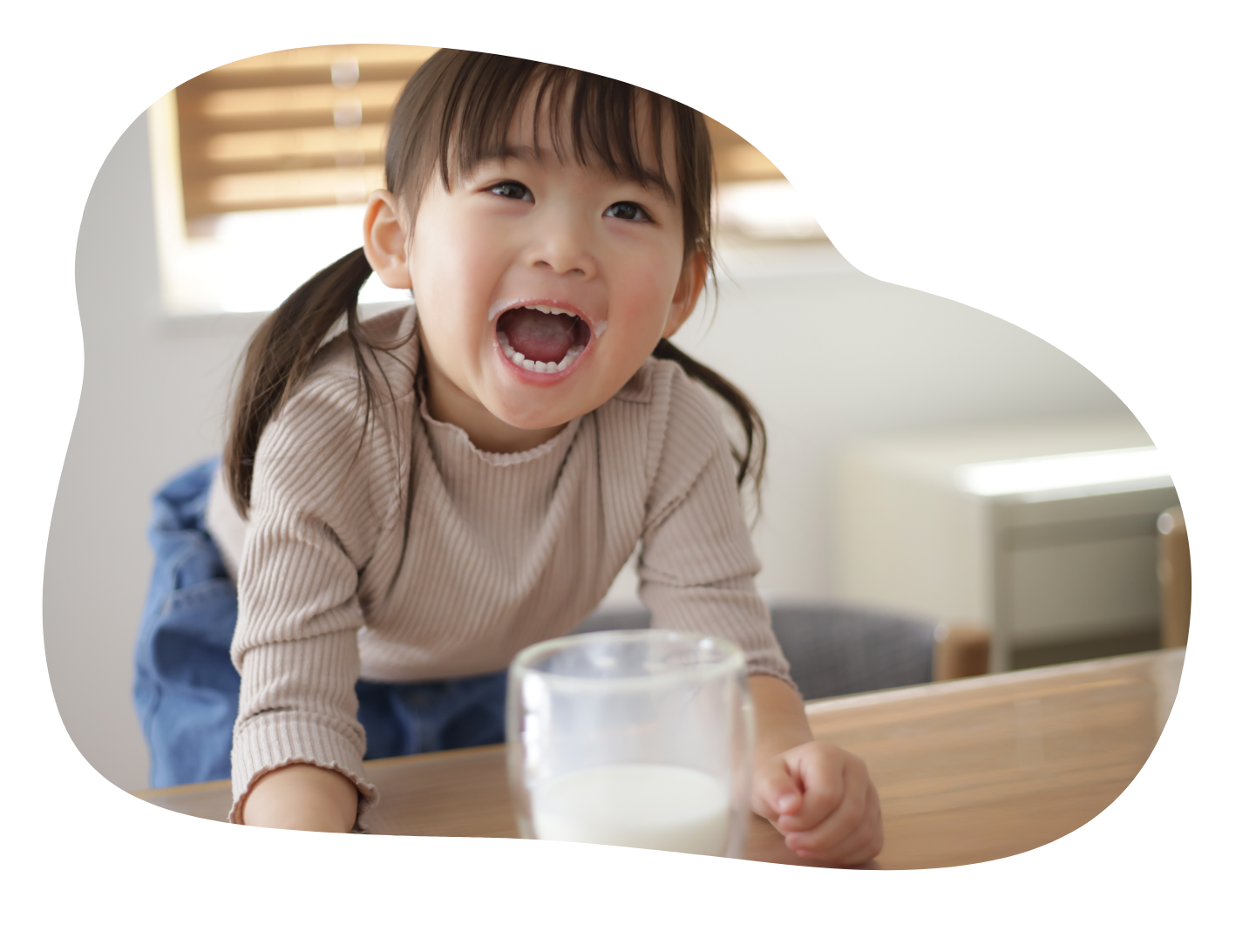 球磨の恵み A2牛乳を楽しむ子供の様子 - お腹にやさしい牛乳