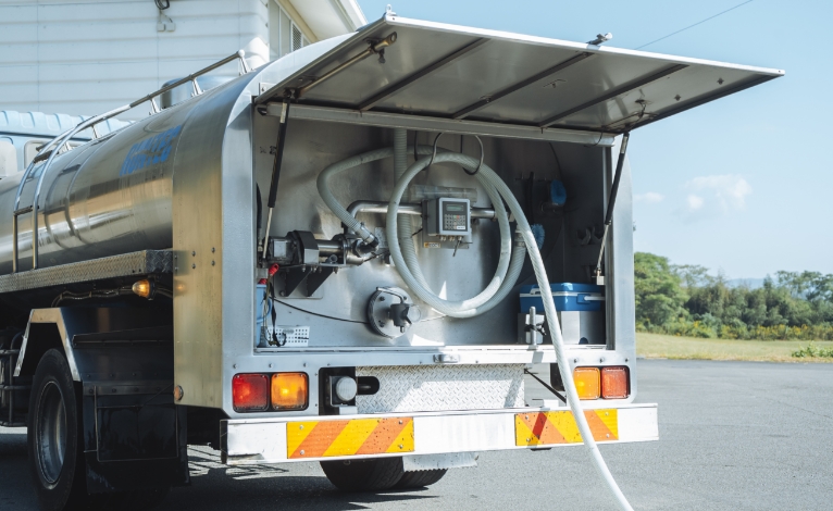 A2指定酪農家専用の集乳ルート - A1遺伝子混入を防ぐ集乳システム